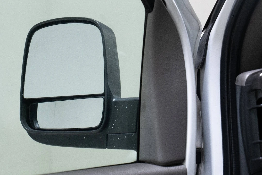 2018 Chevrolet Express - Image 14 of 21