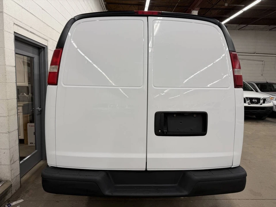 2018 Chevrolet Express - Image 8 of 12