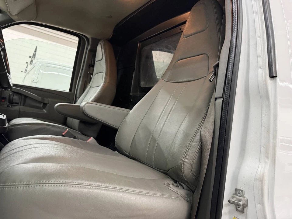 2018 Chevrolet Express - Image 11 of 12