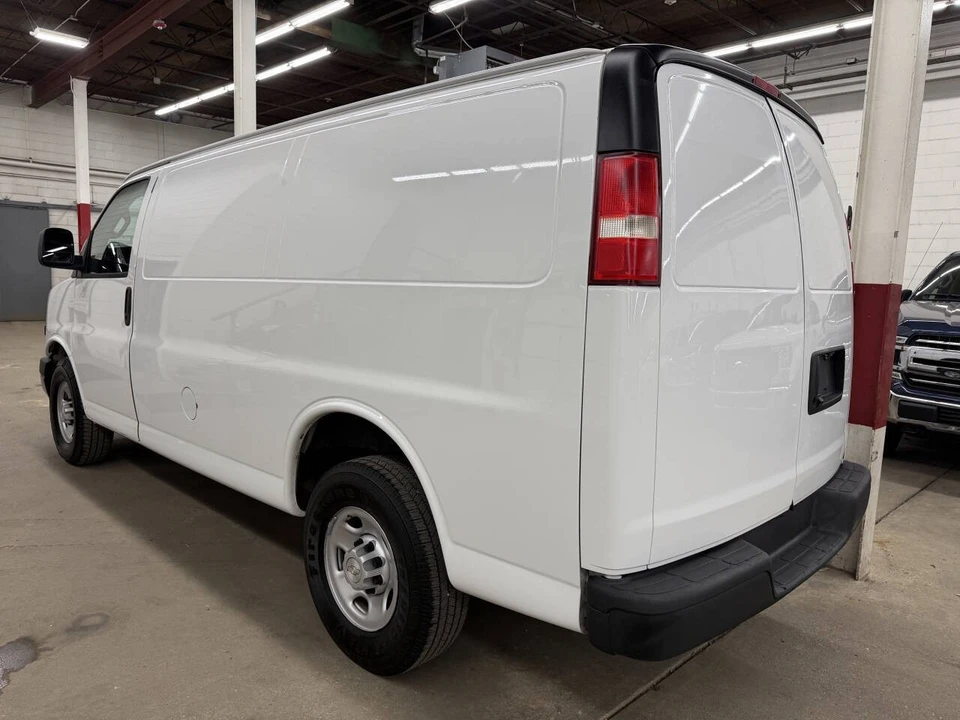 2018 Chevrolet Express - Image 3 of 12