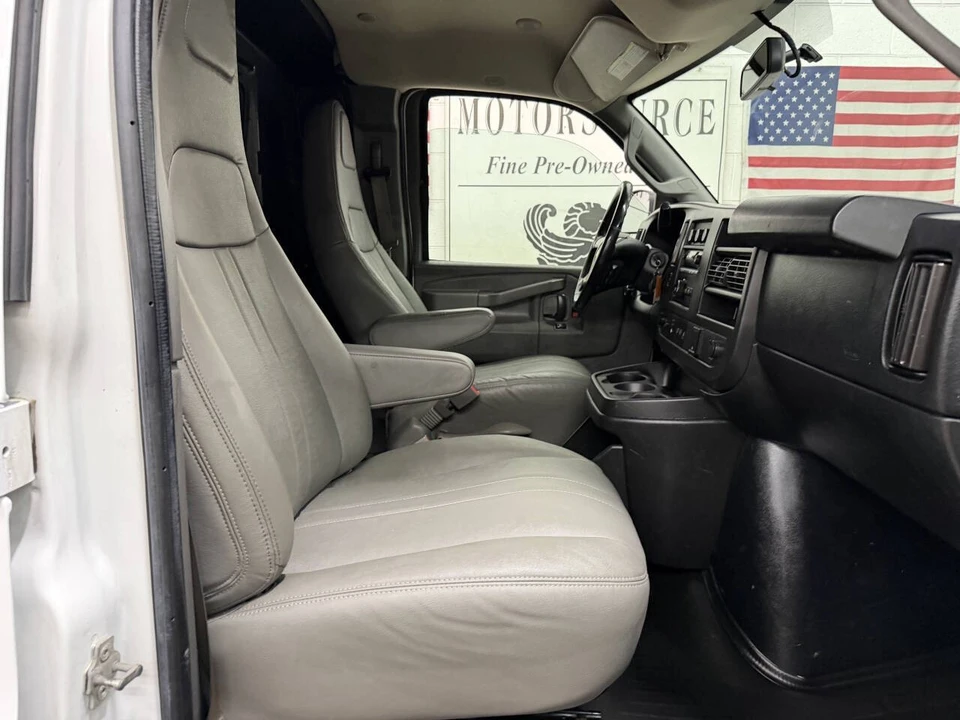 2018 Chevrolet Express - Image 6 of 12