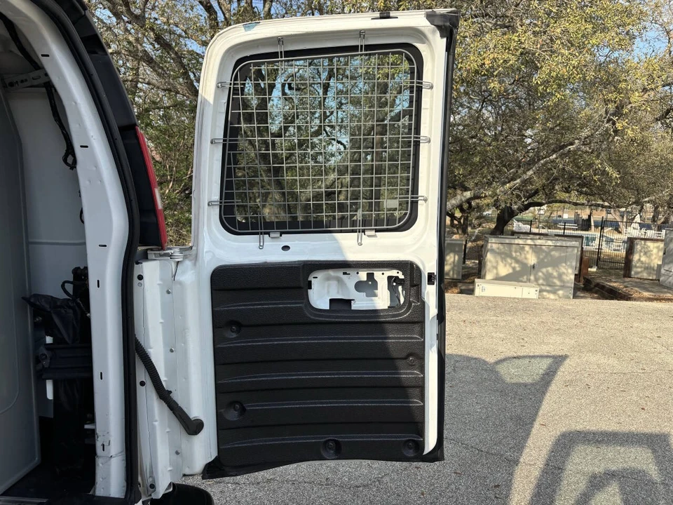 2018 Chevrolet Express - Image 11 of 21