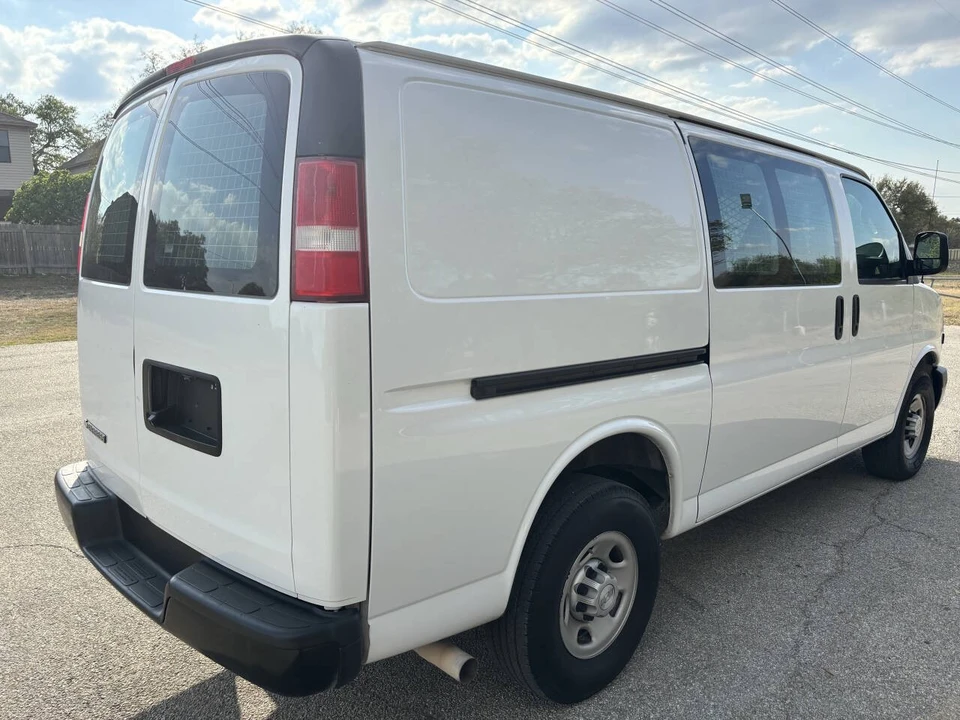 2018 Chevrolet Express - Image 4 of 21
