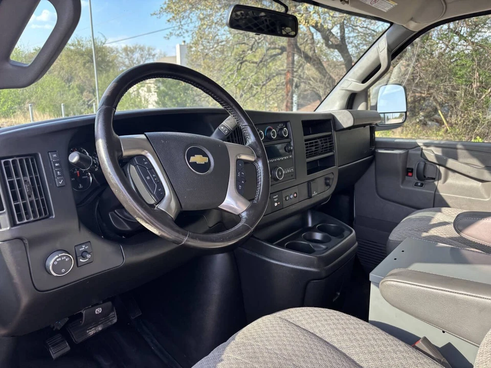 2018 Chevrolet Express - Image 8 of 21