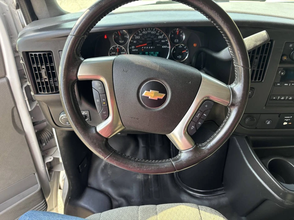 2018 Chevrolet Express - Image 26 of 30