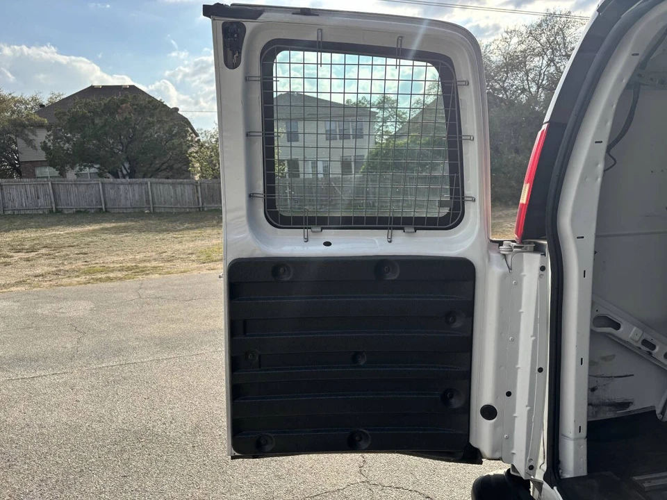 2018 Chevrolet Express - Image 12 of 21