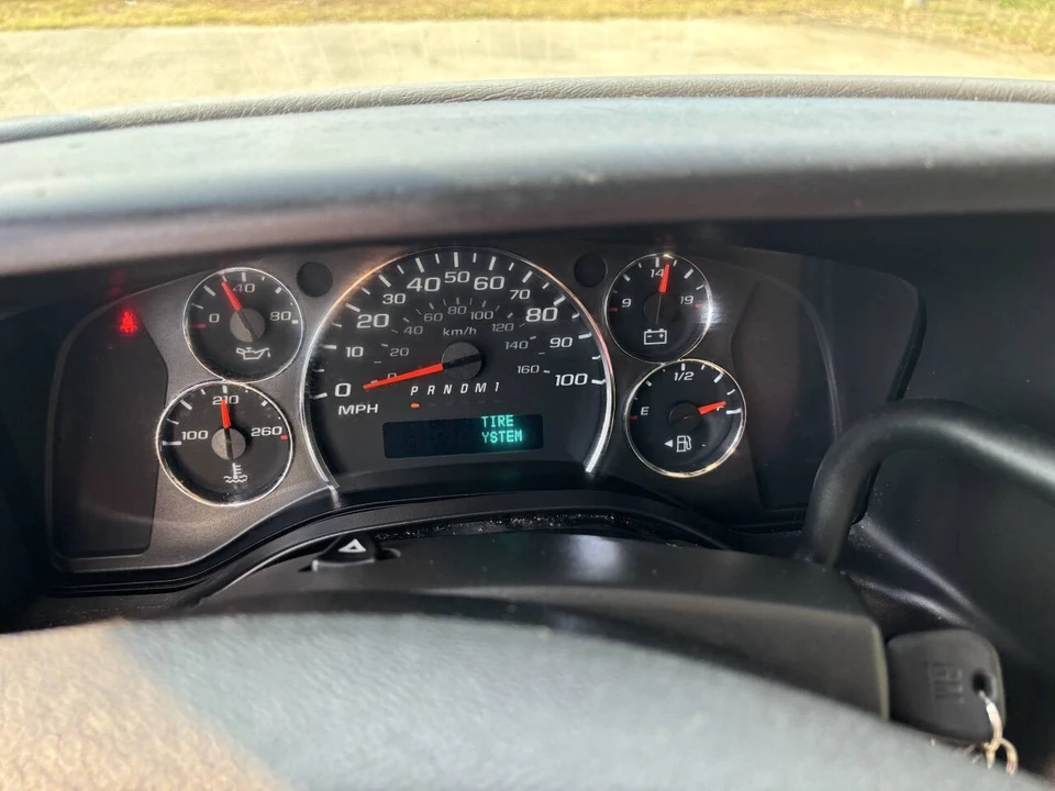 2018 Chevrolet Express - Image 25 of 30