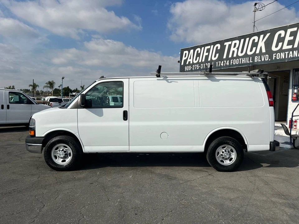 2018 Chevrolet Express - Image 19 of 21