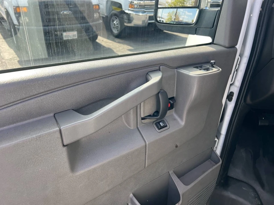 2018 Chevrolet Express - Image 21 of 21
