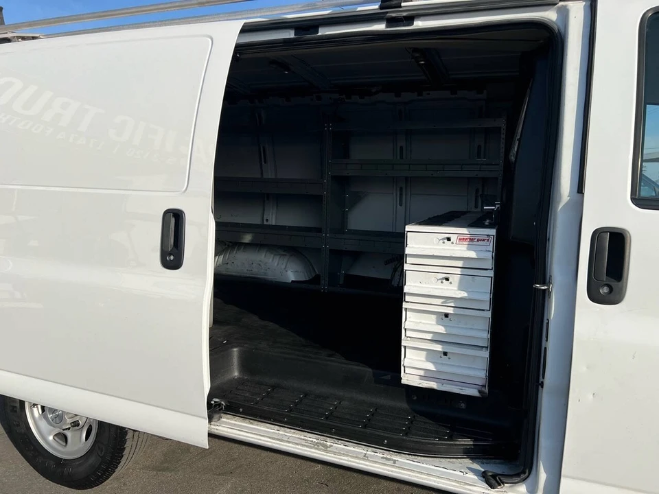 2018 Chevrolet Express - Image 7 of 21