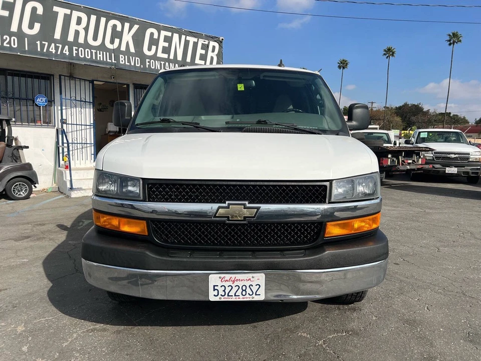 2018 Chevrolet Express - Image 2 of 21