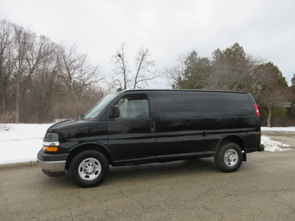 2018 Chevrolet Express - Image 3 of 21