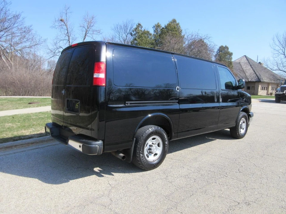 2018 Chevrolet Express - Image 8 of 21
