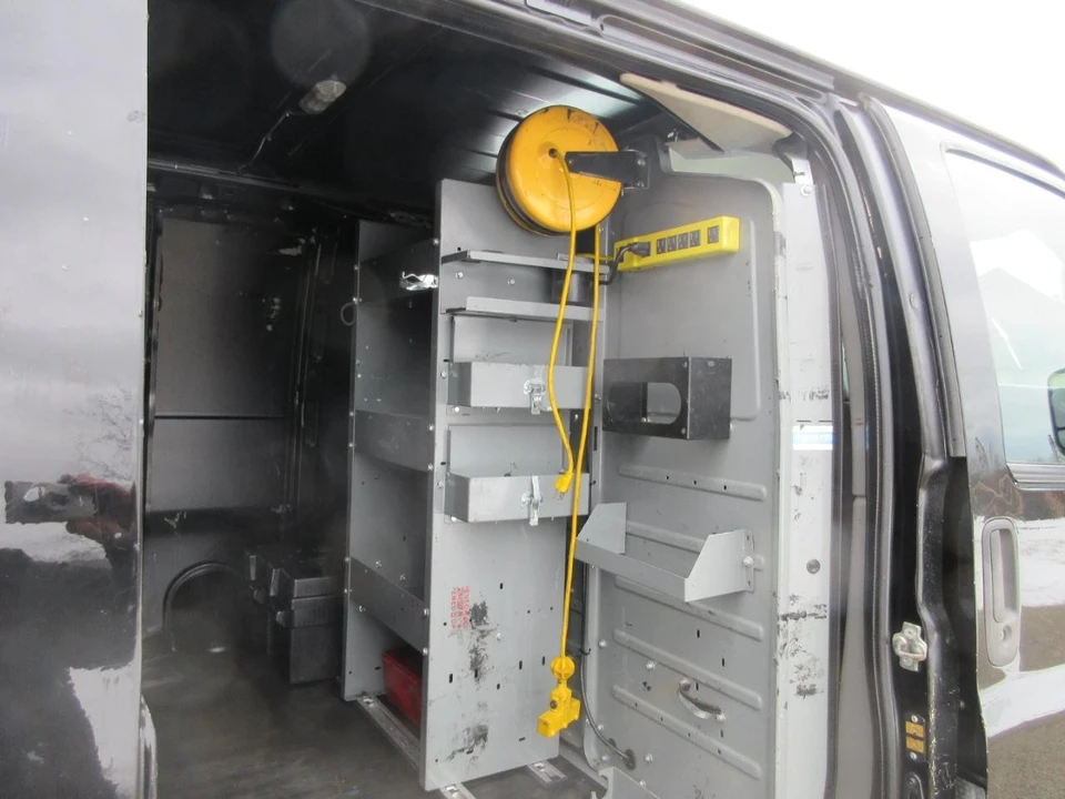 2018 Chevrolet Express - Image 20 of 21