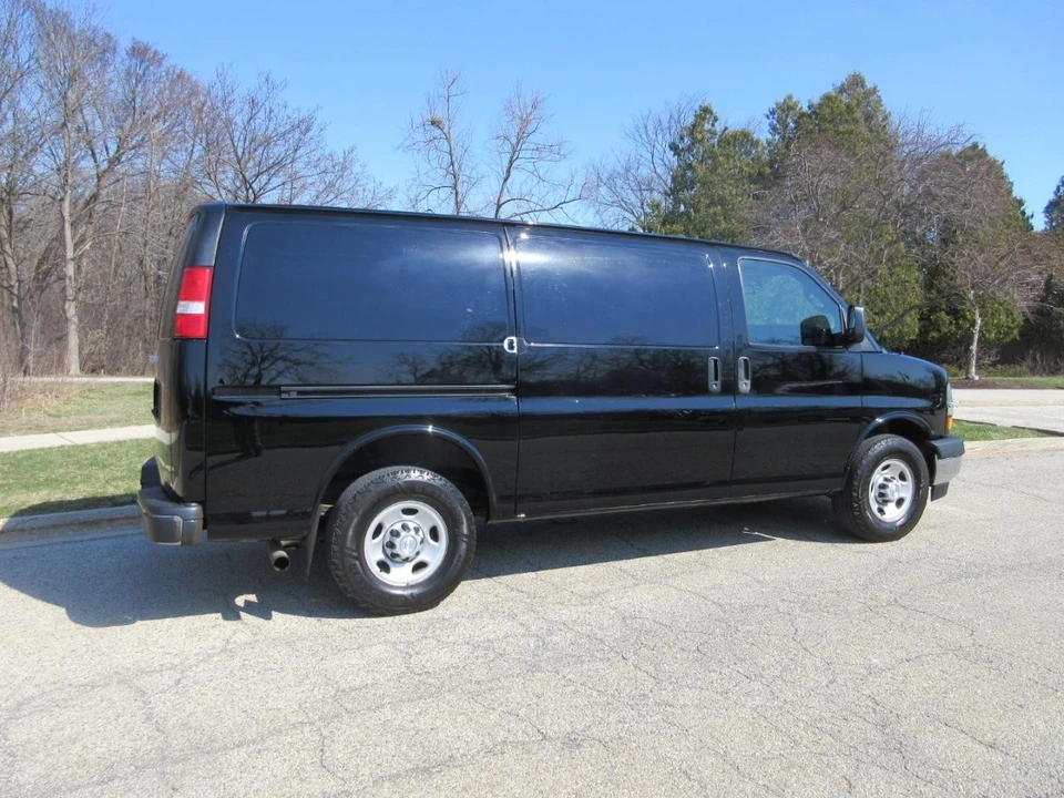 2018 Chevrolet Express - Image 7 of 21