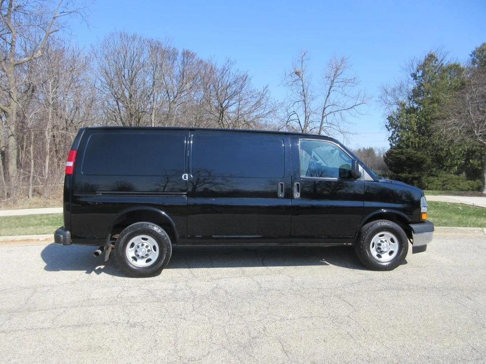 2018 Chevrolet Express - Image 5 of 21