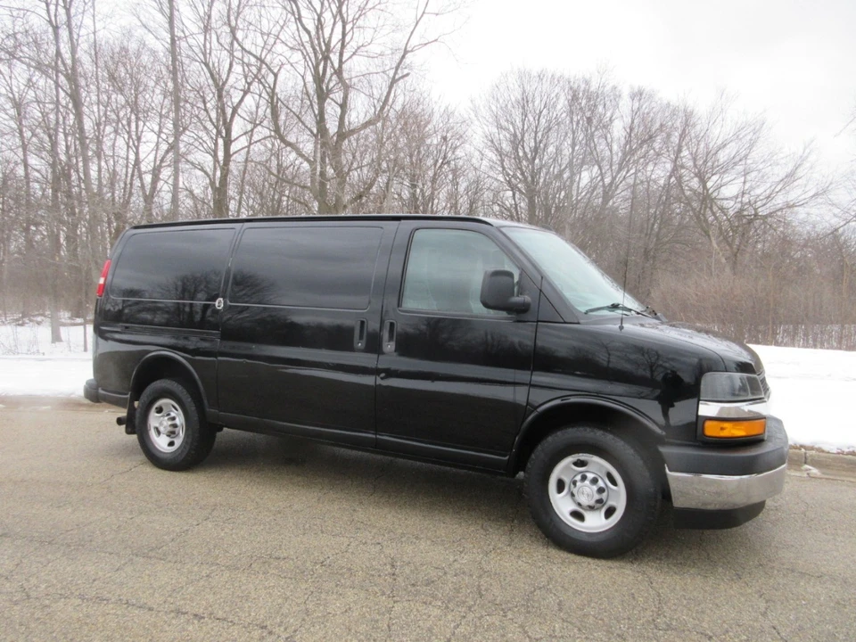 2018 Chevrolet Express - Image 4 of 21