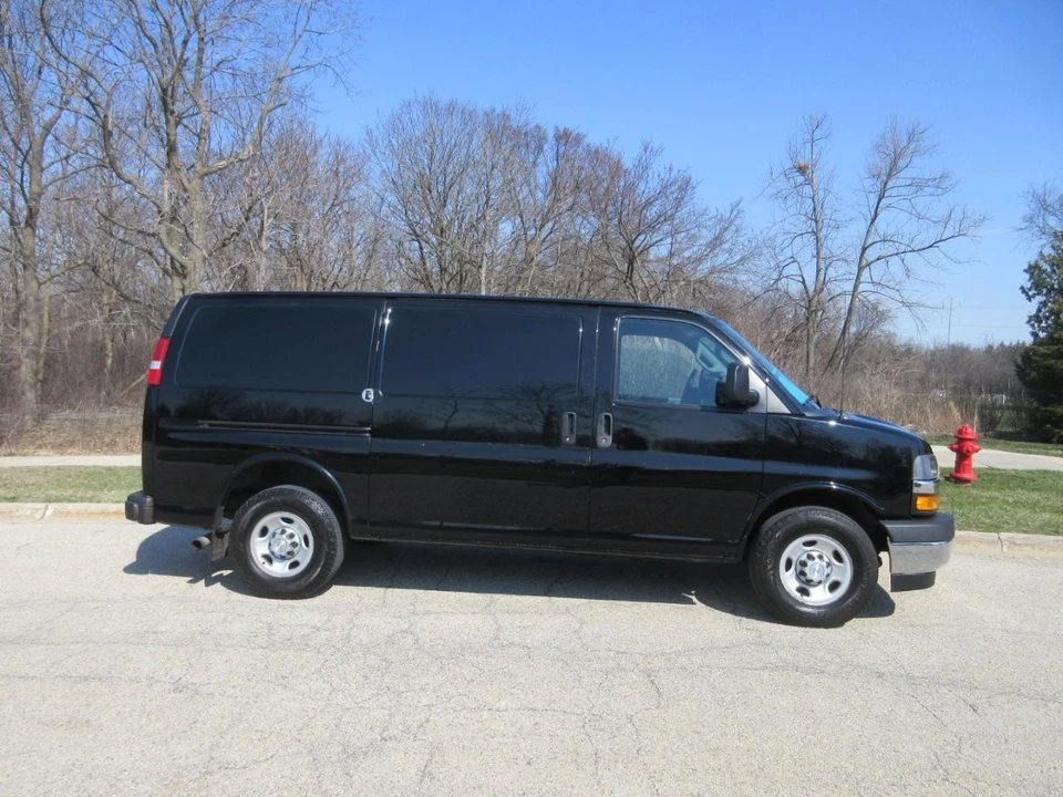 2018 Chevrolet Express - Image 4 of 21