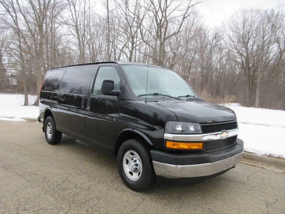 2018 Chevrolet Express - Image 18 of 21
