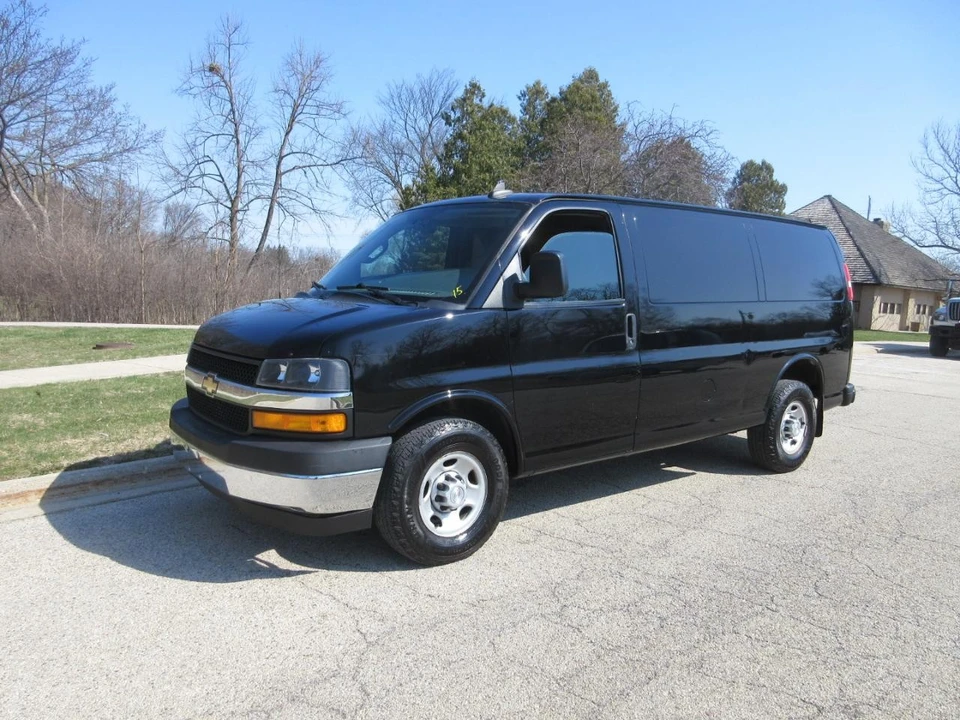 2018 Chevrolet Express - Image 3 of 21