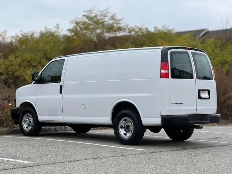 2018 Chevrolet Express - Image 6 of 12