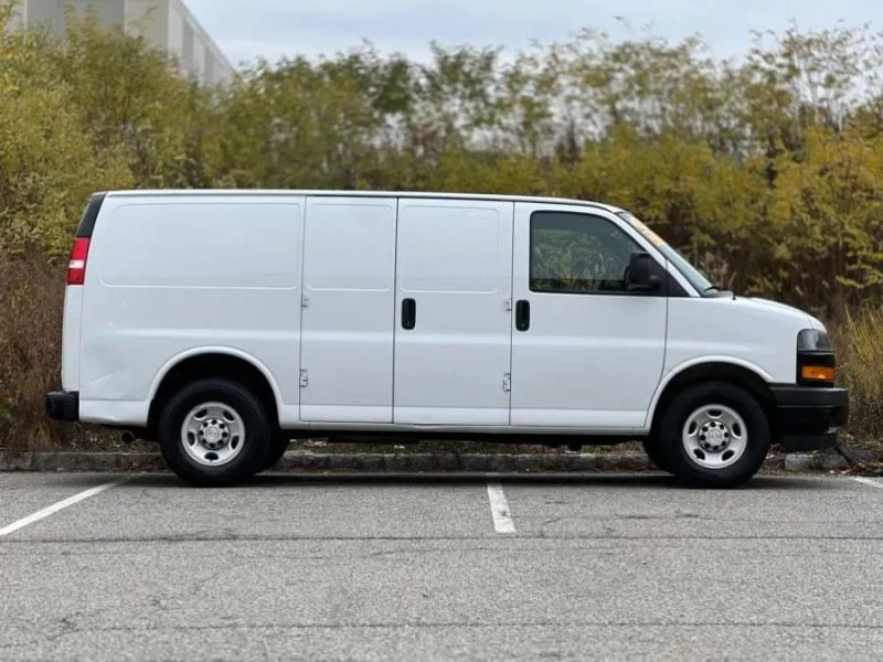 2018 Chevrolet Express - Image 9 of 12