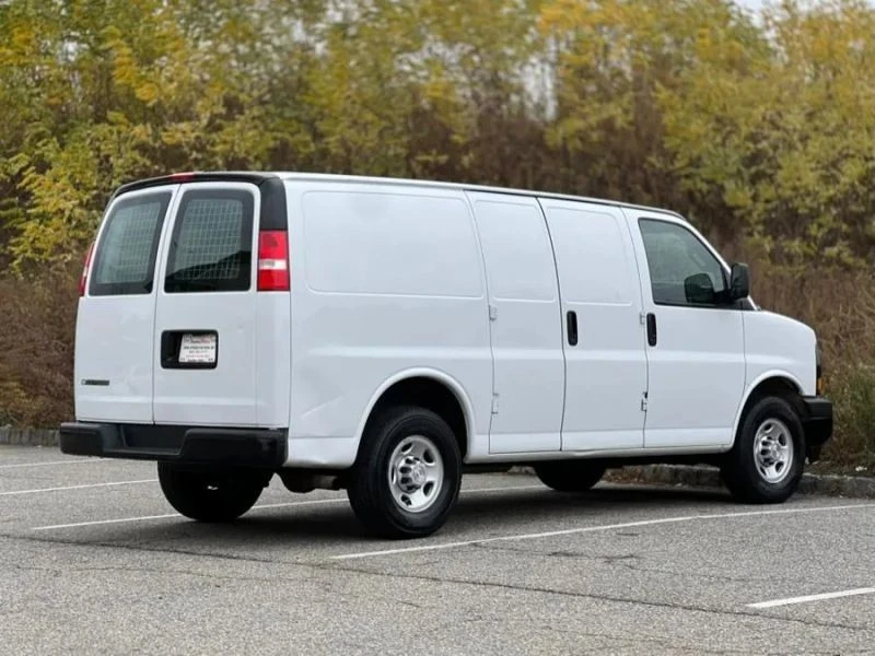2018 Chevrolet Express - Image 8 of 12