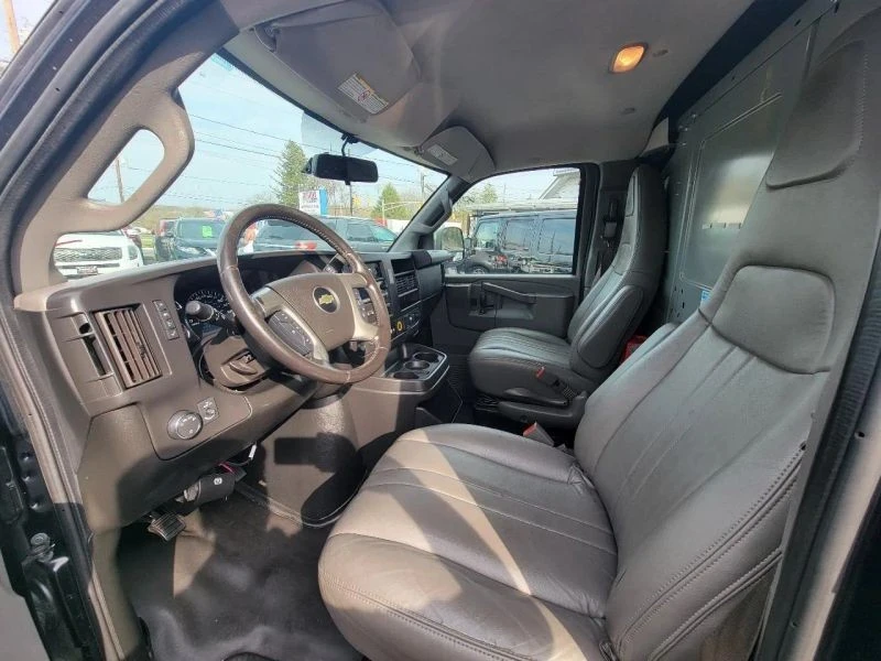 2018 Chevrolet Express - Image 10 of 12