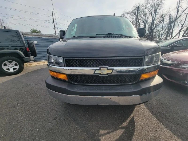 2018 Chevrolet Express - Image 8 of 12