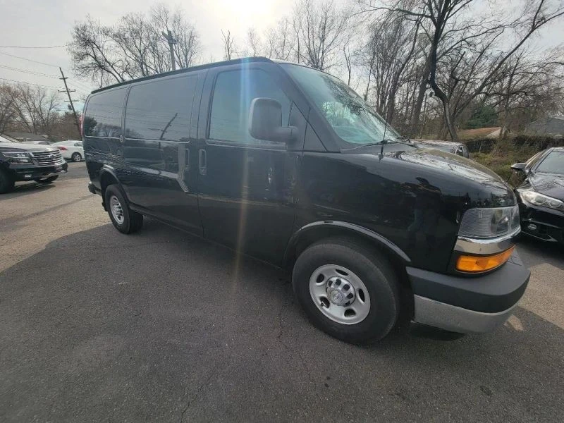 2018 Chevrolet Express - Image 4 of 12