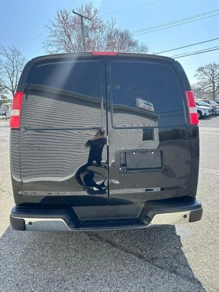 2018 Chevrolet Express - Image 4 of 12