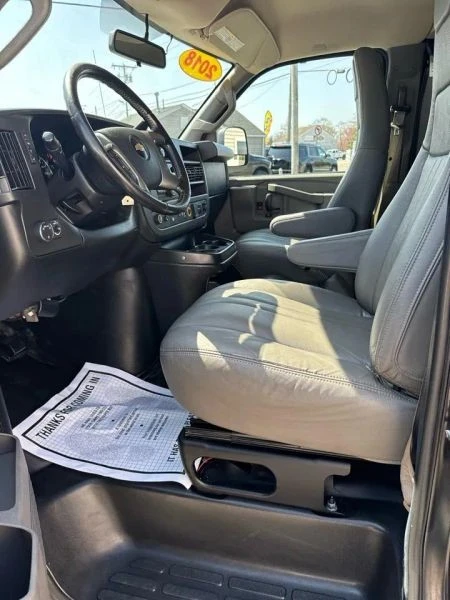 2018 Chevrolet Express - Image 9 of 12