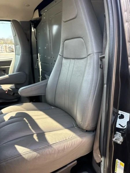 2018 Chevrolet Express - Image 10 of 12