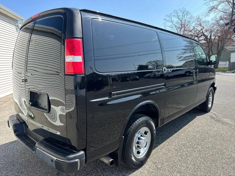 2018 Chevrolet Express - Image 5 of 12