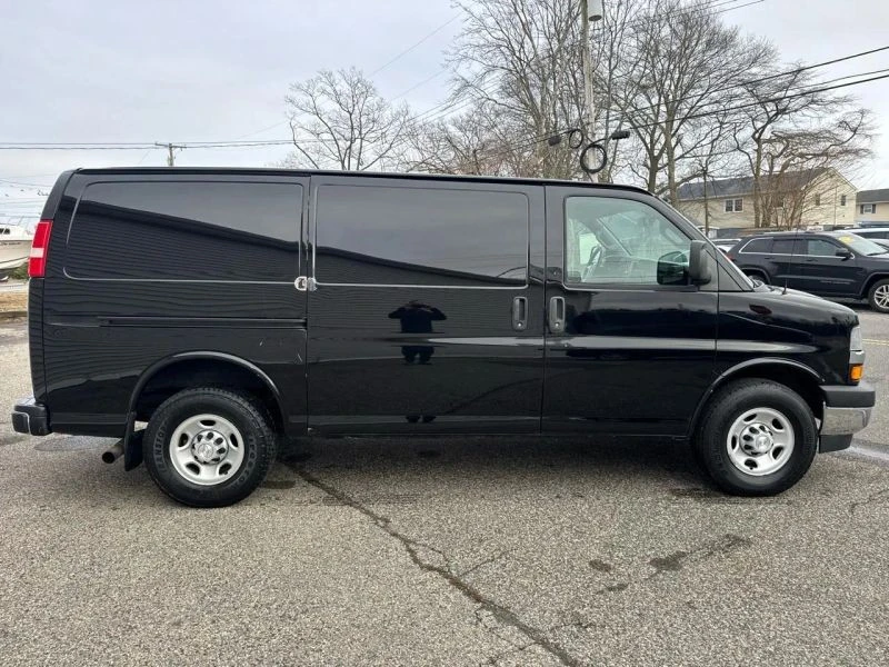 2018 Chevrolet Express - Image 5 of 12