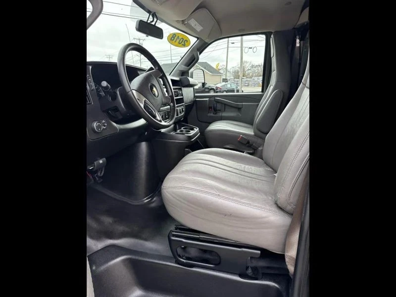 2018 Chevrolet Express - Image 7 of 12
