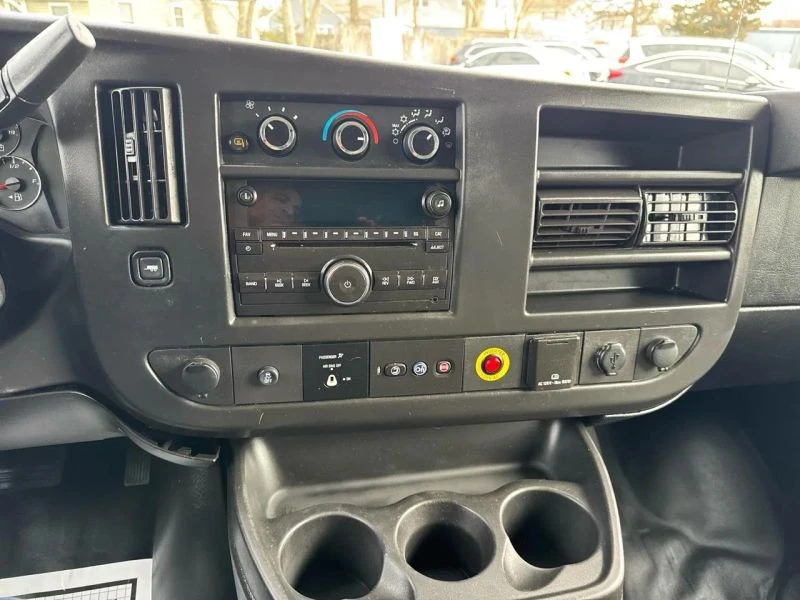 2018 Chevrolet Express - Image 10 of 12