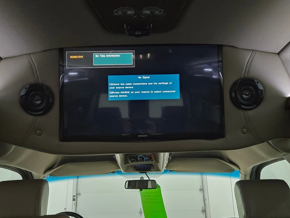 2018 Chevrolet Express - Image 4 of 12