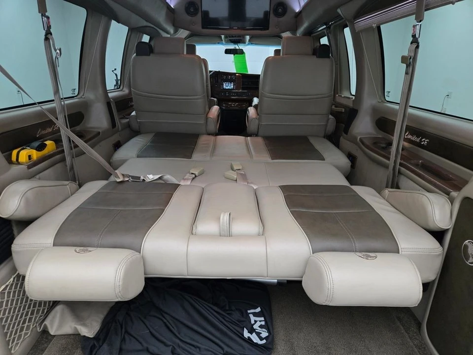 2018 Chevrolet Express - Image 12 of 12