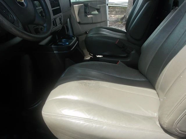 2018 Chevrolet Express - Image 13 of 21
