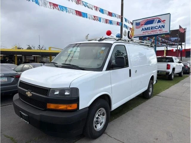2018 Chevrolet Express - Image 2 of 9