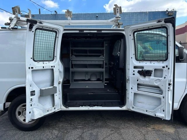 2018 Chevrolet Express - Image 14 of 21