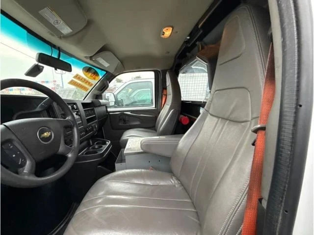 2018 Chevrolet Express - Image 5 of 21