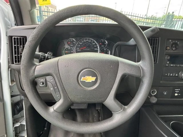 2018 Chevrolet Express - Image 17 of 21