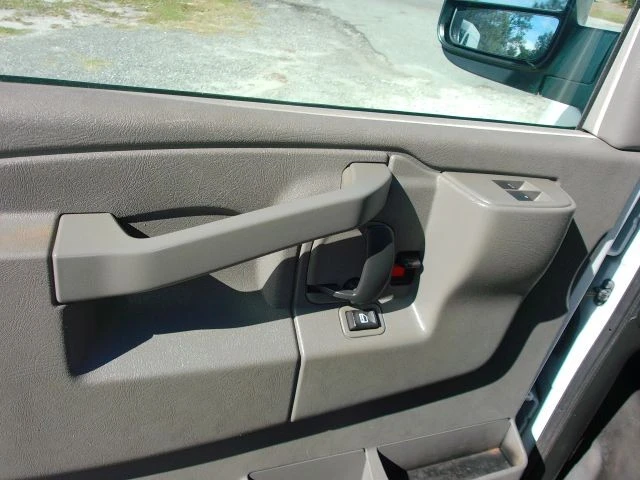 2018 Chevrolet Express - Image 12 of 21