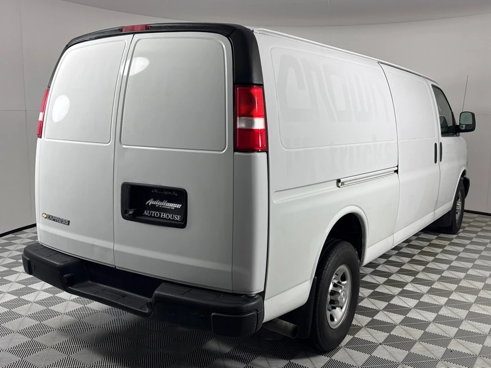 2018 Chevrolet Express - Image 4 of 16