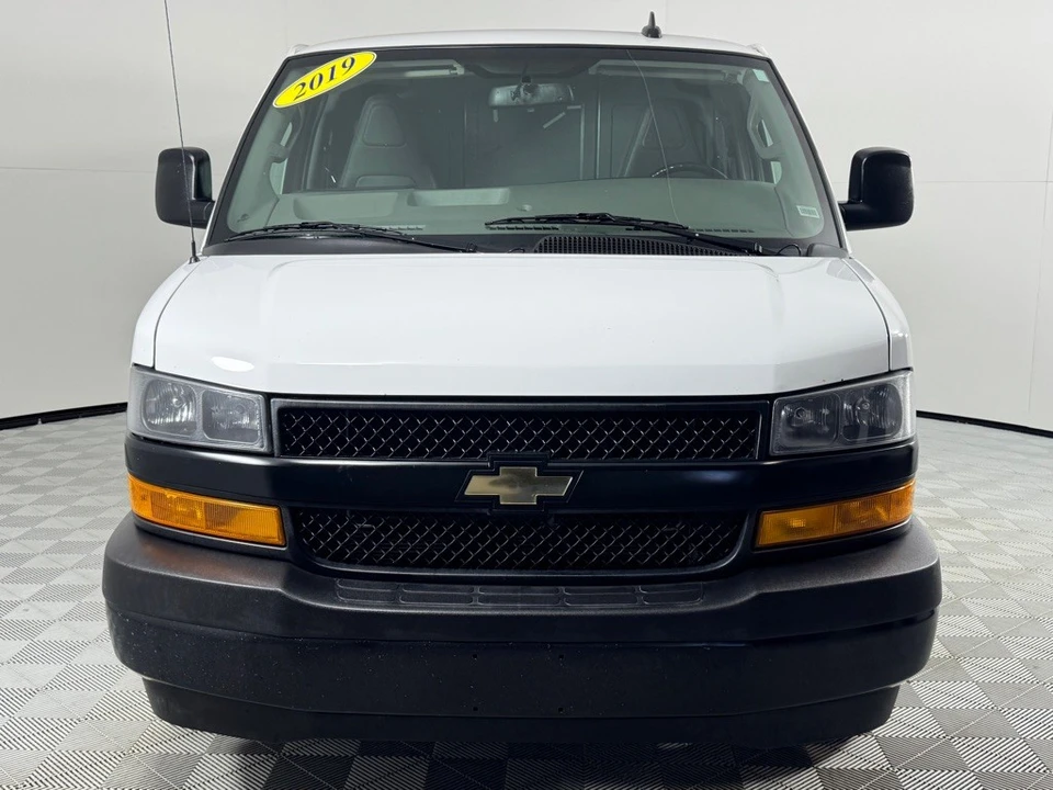2018 Chevrolet Express - Image 11 of 12