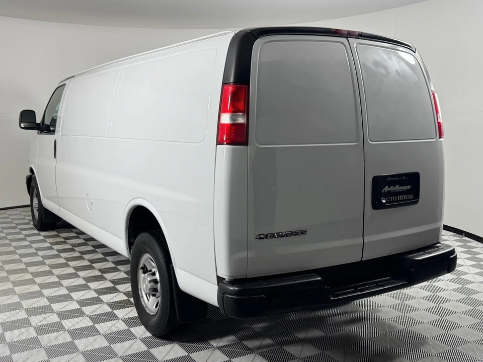 2018 Chevrolet Express - Image 7 of 12