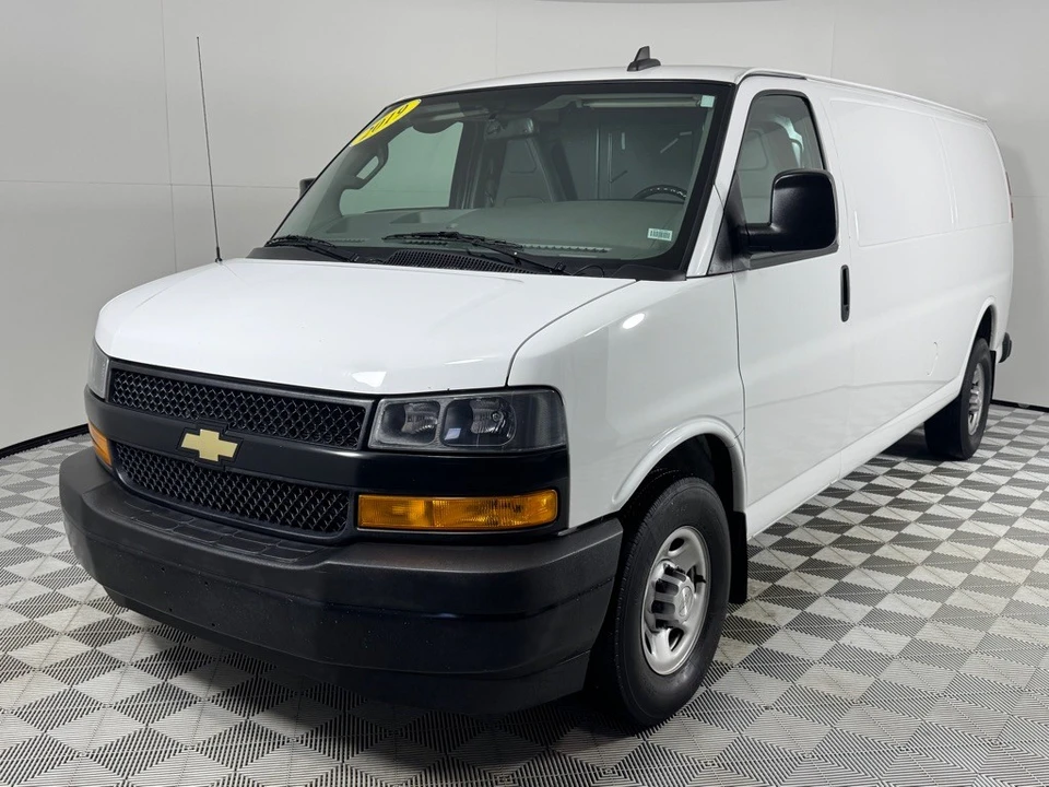2018 Chevrolet Express - Image 10 of 12