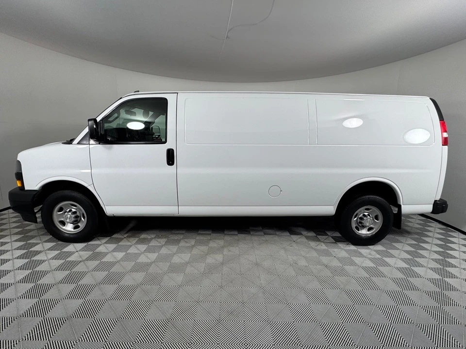 2018 Chevrolet Express - Image 8 of 12